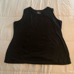 Sleeveless tee